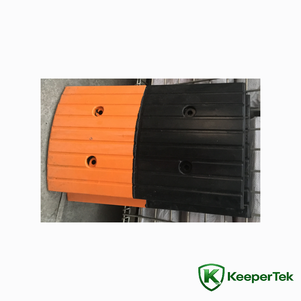 Rubber deceleration ramp (strip) KT-CAS28